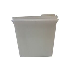 TUPPERWARE 469-6 Cereal Keeper Storage Container Clear w/ Lid 471-3